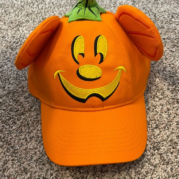 Disney Accessories - Mickey pumpkin hat